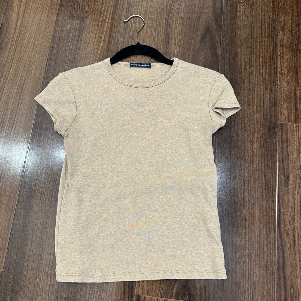 SUPER CUTE BABY TEE IN TAN-ISH COLOR